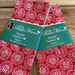 Pioneer Woman dining napkins cloth